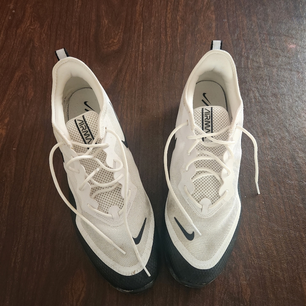Mens Nike Air Zoom Pegasus 37 Flyease white and black size 13 in box